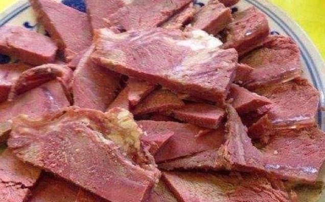 假牛肉是如何制作出来的?实拍加工过程,你还敢吃吗?