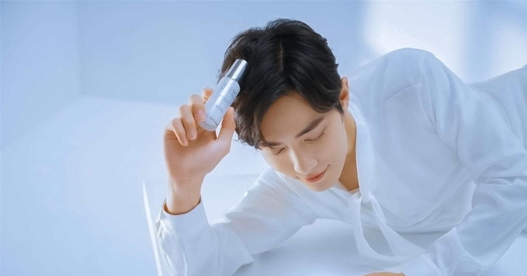 肖战代言国货品牌佰草集广告拍摄完毕团队为其打造亲民路线