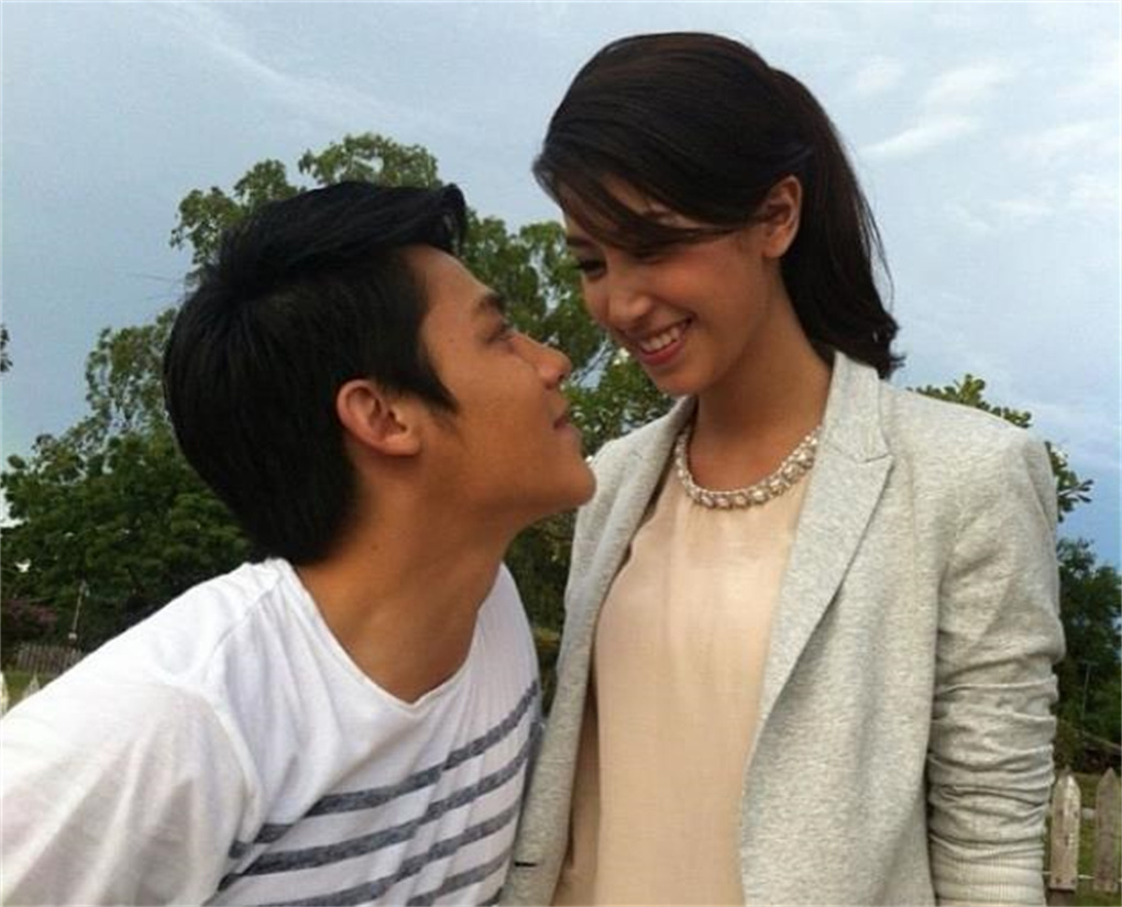 mintc:愿意参加mark,kim的婚礼,和男友恋爱11年不着急结婚