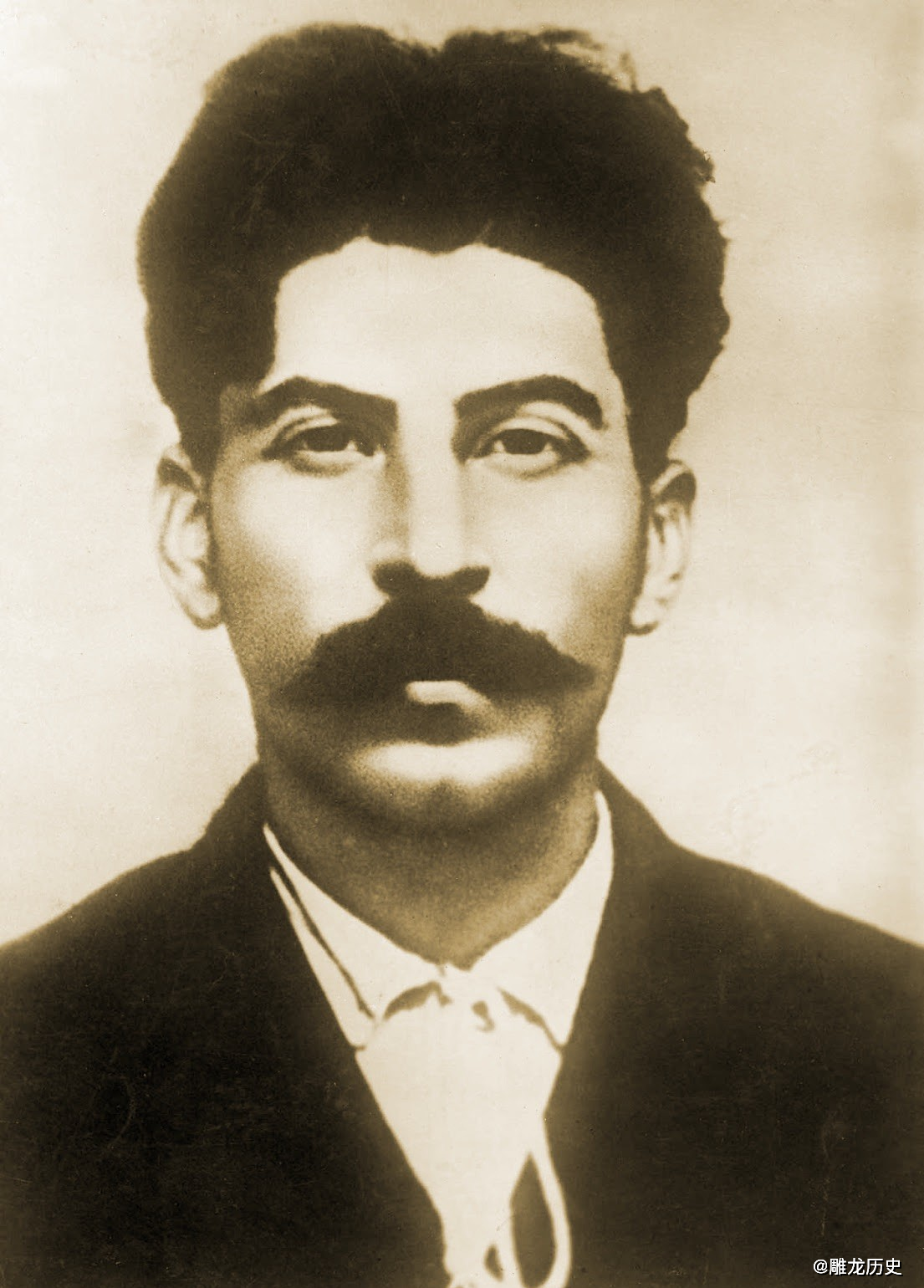 斯大林老照片年轻的时候还挺帅