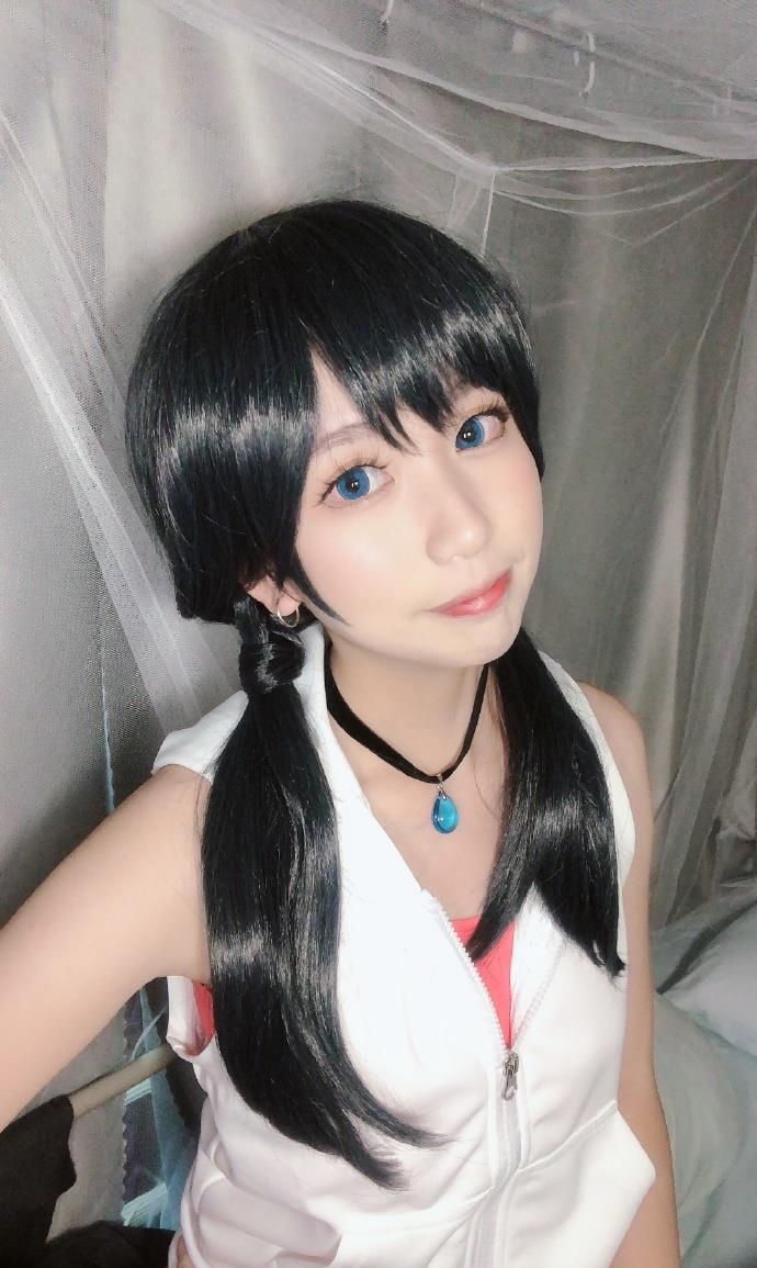 天野阳菜是动画电影《天气之子》及其衍生作品中的女