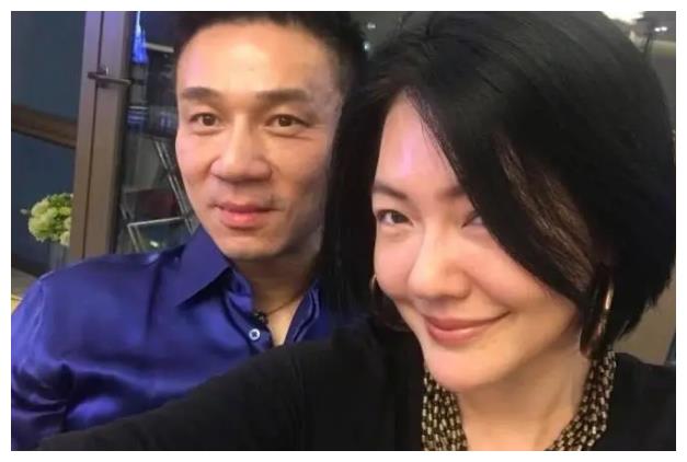 小s晒醉酒照,面颊通红一脸幸福,许老三意外出镜很抢眼!