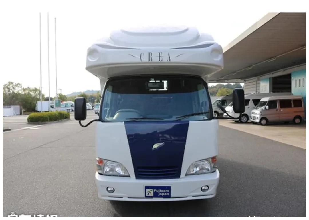 丰田轻卡房车推新造型,车长5.3米,2.0l 4at平顺可靠