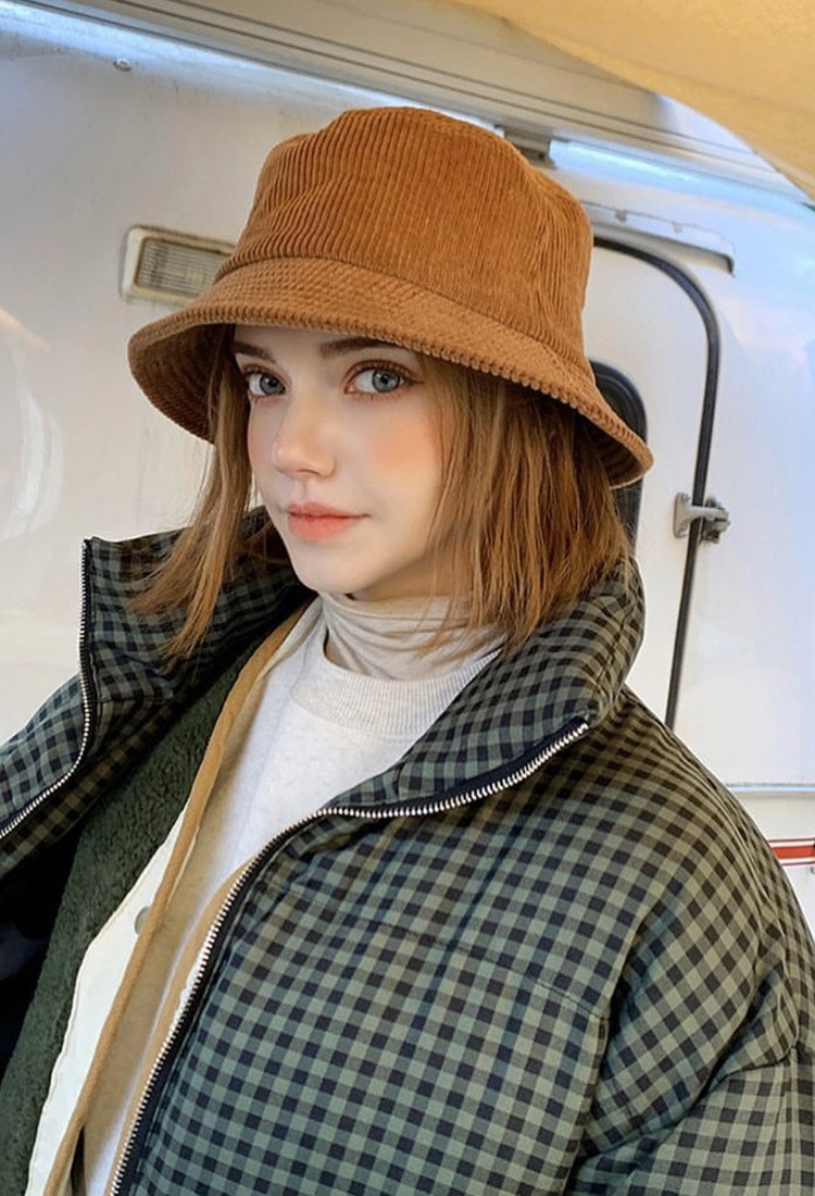 德国女孩因五官意外走红,男人看一眼就被迷倒,女生都自叹不如