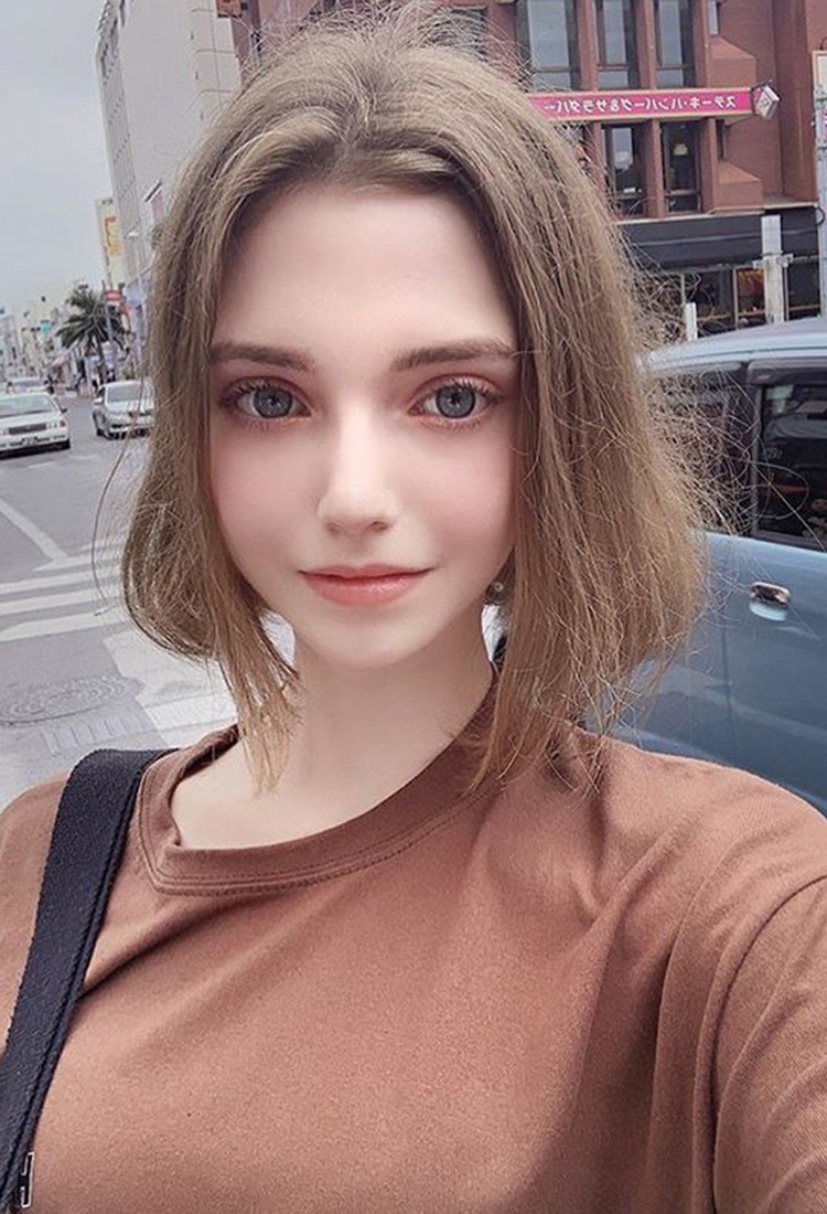 德国女孩因五官意外走红,男人看一眼就被迷倒,女生都自叹不如