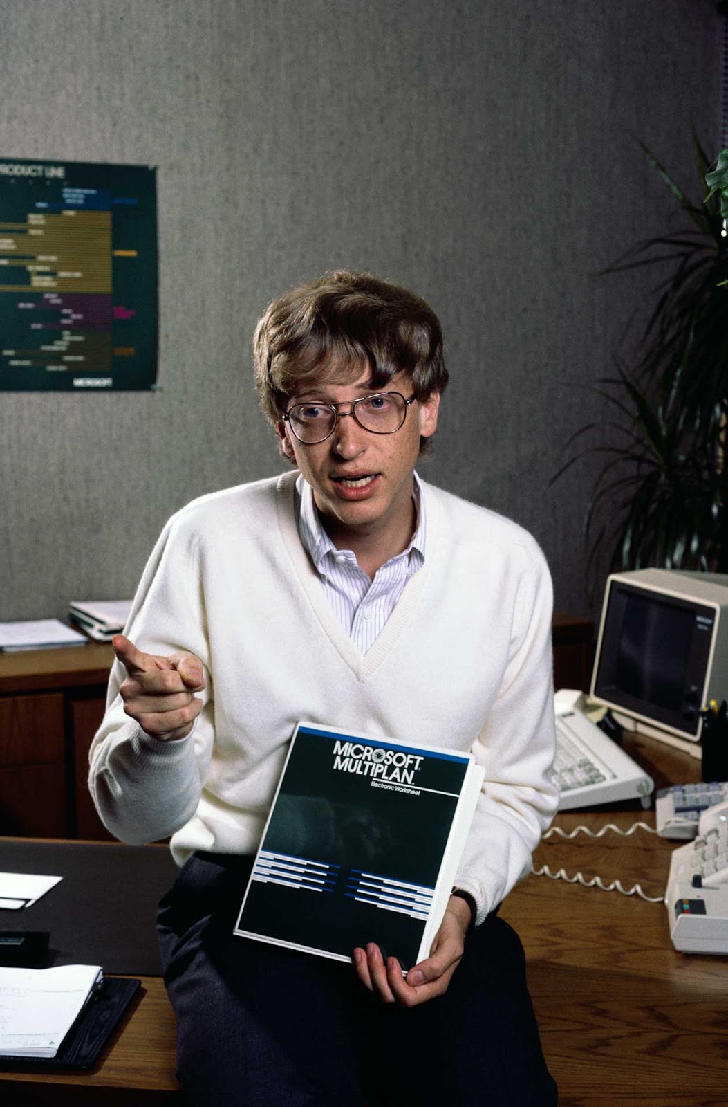 比尔盖茨:1975年微软诞生史-bilibili(B站)无水印视频解析——YIUIOS易柚斯