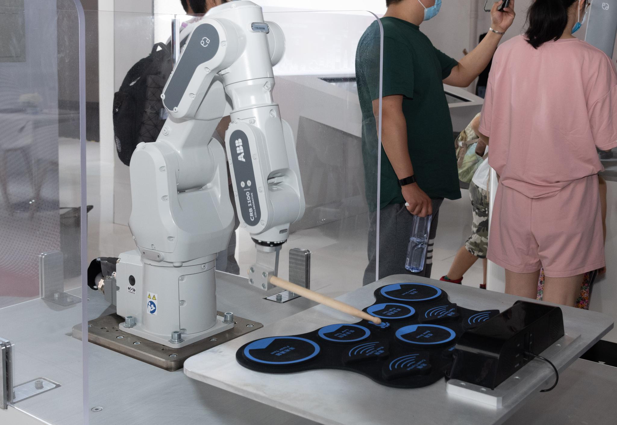 abb协作机器人亮相2021waic