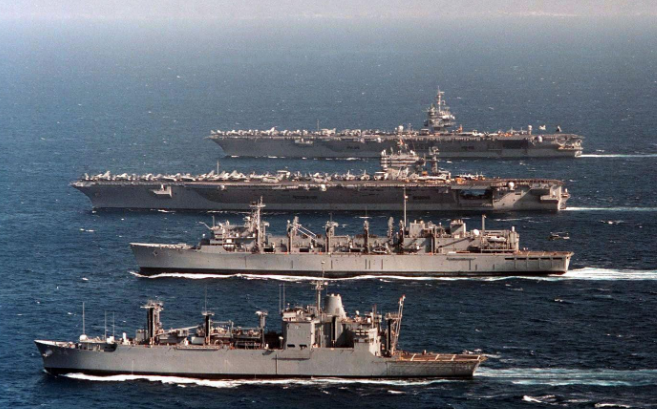 目前,美国海军航母舰载机联队通常编制各型飞机60—65架,包括:4个战斗