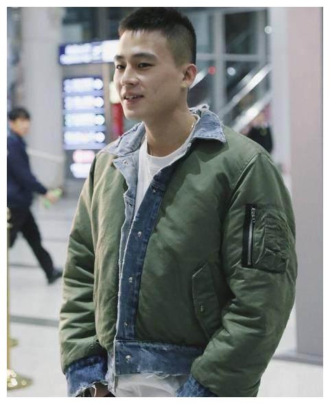 欧豪马思纯像穿了情侣装品位越来越一致但马思纯这身有点显腿短