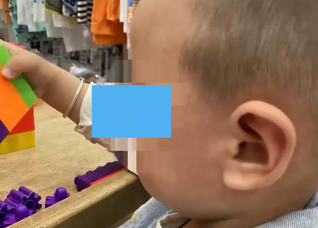 四川两岁娃哭闹打搅父亲午睡,被按沙发暴打,家暴只有零次和无数次休闲区蓝鸢梦想 - Www.slyday.coM 四川两岁娃哭闹打搅父亲午睡,被按沙发暴打,家暴只有零次和无数次休闲区蓝鸢梦想 - Www.slyday.coM