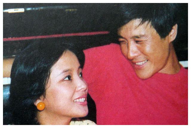 80年代电影明星情侣照,而今有的依旧长相厮守,有的早已劳燕分飞|姜黎