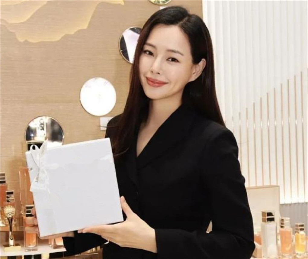 韩星尹启相大婚,前女友李荷妮待产,爱情长跑的结局是各自闪婚|尹启相