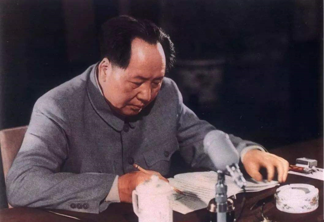万众一心送瘟神，1958年主席夜不能寐，写下《送瘟神二首》__财经头条
