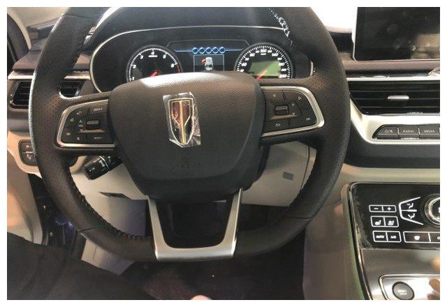 山东青岛车展红旗h5实拍18t不限时间质保买迈腾不如看它