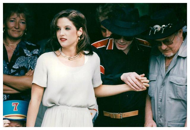 猫王女儿太任性,4嫁4离依然潇洒!迈克尔曾捧在手心的人就这样