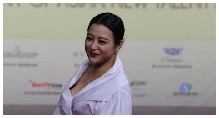 女星最胖的时候什么样赵薇满脸是油范冰冰脸肿到像气球