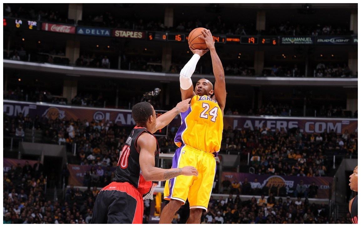 4大分卫经典动作:科比后仰跳投,艾弗森最霸气