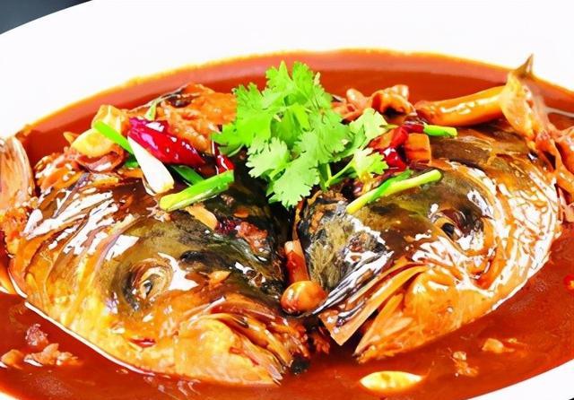 美食推荐:压锅酱香剁椒鱼头,私房小圆子,五彩象拔蚌制作方法