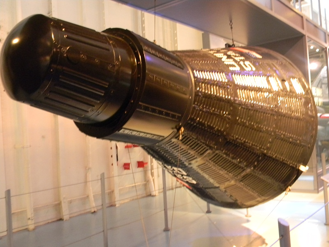 航天员不听指挥,一意孤行,记差点被留在太空的美国飞船曙光7号