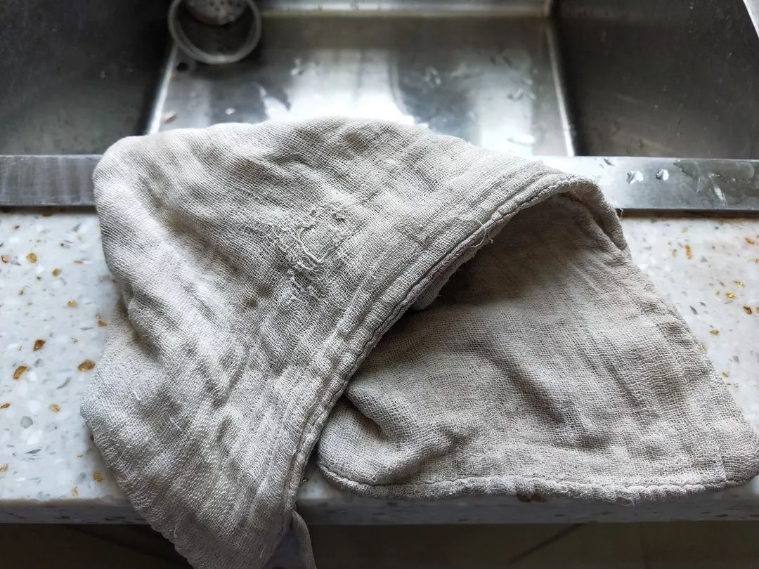 了,就能继续使用,上面各种细菌是清洗不掉的,抹布用脏了就建议丢掉吧