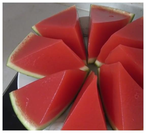 这才是西瓜果冻正确的做法,不用吉利丁粉,香甜q弹,孩子超喜欢