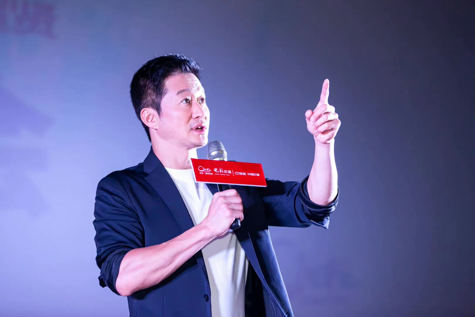 《长津湖》76小时冲入年度前三票房突破15亿！3000万观众深情致敬休闲区蓝鸢梦想 - Www.slyday.coM