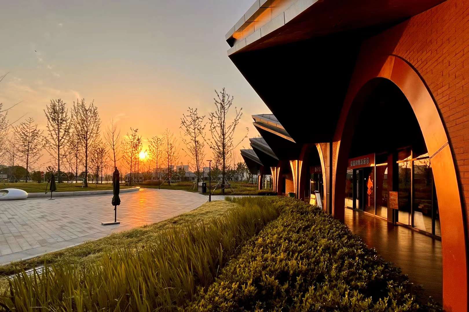 龙阳半岛日落(武汉市汉阳区龙阳湖公园)