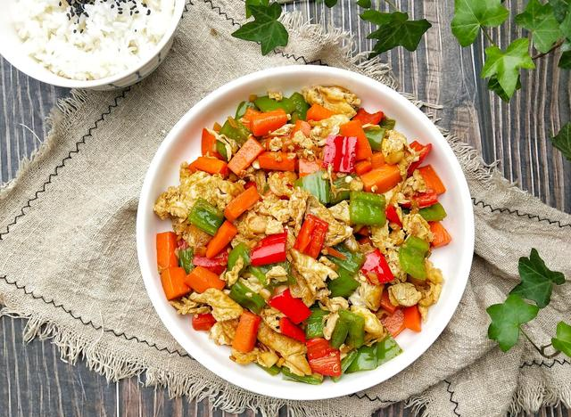 辣椒还是在做法最好吃,加三个鸡蛋进去,鲜美脆口,连汤都不剩休闲区蓝鸢梦想 - Www.slyday.coM 辣椒还是在做法最好吃,加三个鸡蛋进去,鲜美脆口,连汤都不剩休闲区蓝鸢梦想 - Www.slyday.coM