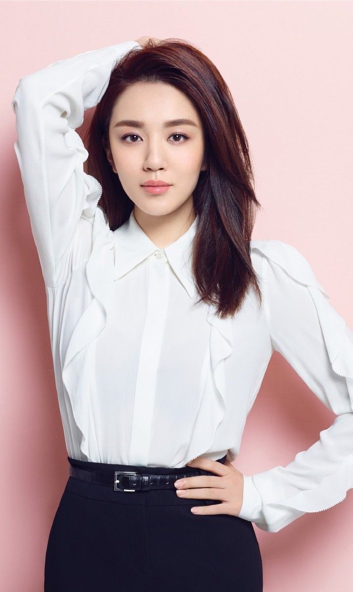 王晓晨美照,清丽容颜搭配各种发型,网友:美的令人窒息!