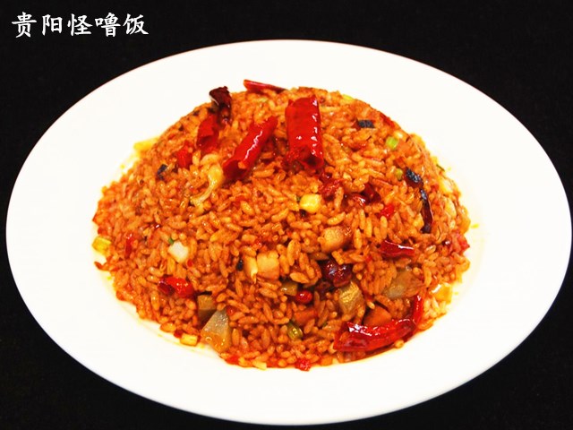 炒饭都能炒破大铁锅,贵阳怪噜饭能红遍大街小巷,凭的是什么?