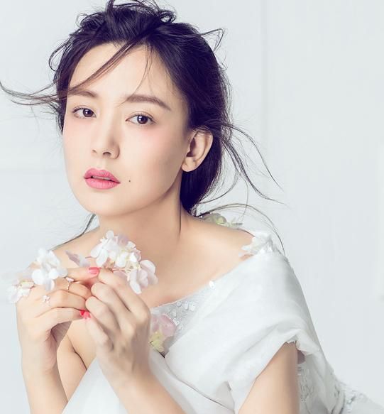 周奇奇长相完美,且性感温柔_高清图集_新浪网