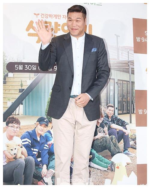 徐章勋为乒乓球少女捐款2000万韩元 "不要放弃梦想"