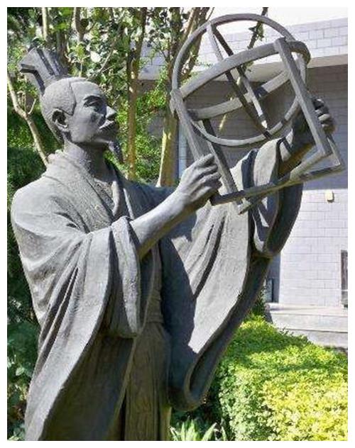 张衡发明的地动仪,为何被教科书删除?专家:房梁上吊块肉更管用