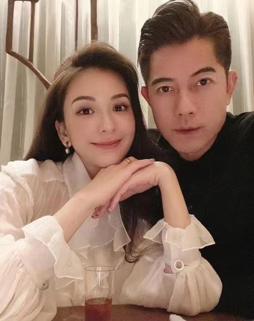 郭富城老婆给他包饺子,用脸盆装肉馅,网友说这可有点不走心啊休闲区蓝鸢梦想 - Www.slyday.coM 郭富城老婆给他包饺子,用脸盆装肉馅,网友说这可有点不走心啊休闲区蓝鸢梦想 - Www.slyday.coM