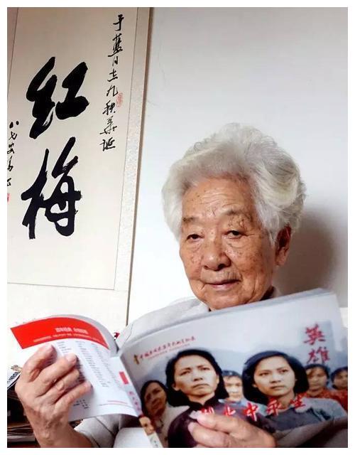 于蓝老师去世了,年轻人可能不了解,稍大点人都知道她当年的轰动