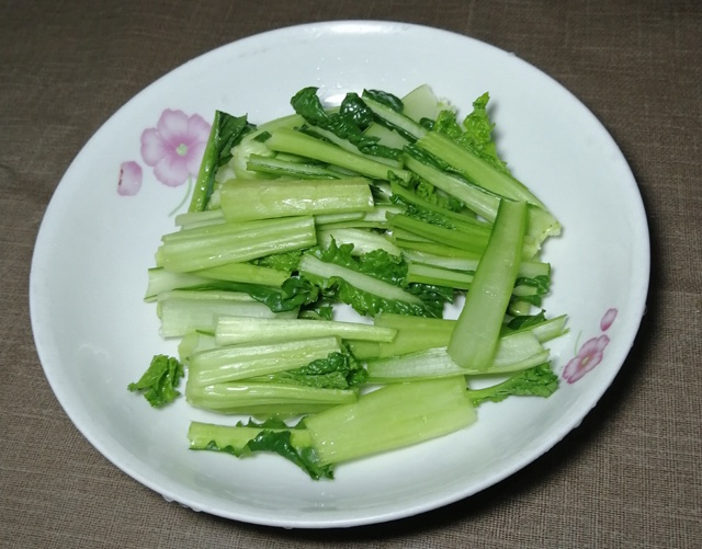 教你做简单家常菜,苔菜炒油丝好吃的做法窍门,脆嫩