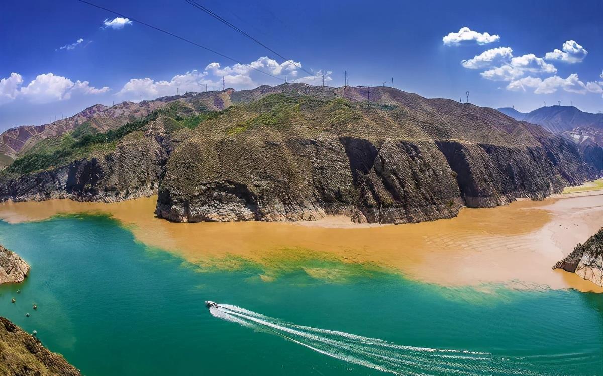 两河交汇水色不同,长江与多地出现泾渭分明现象__财经头条