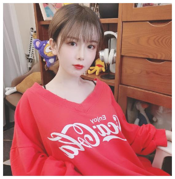 女朋友找到了国服第一扳手轩墨宝宝庆生手上的戒指亮眼