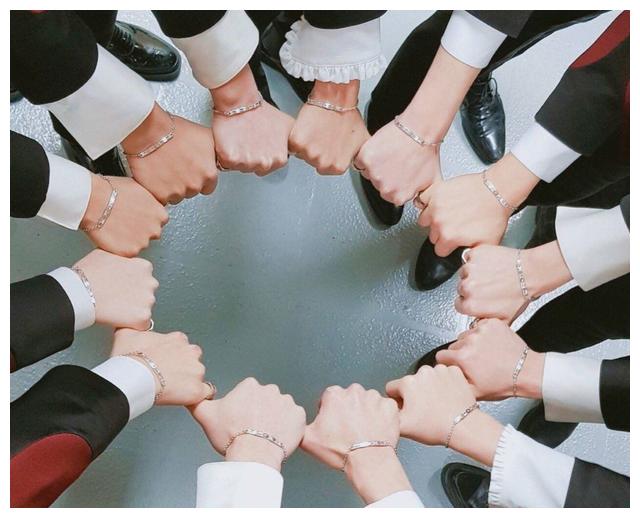 相互信任配合默契,比起r1se,seventeen的团魂更燃