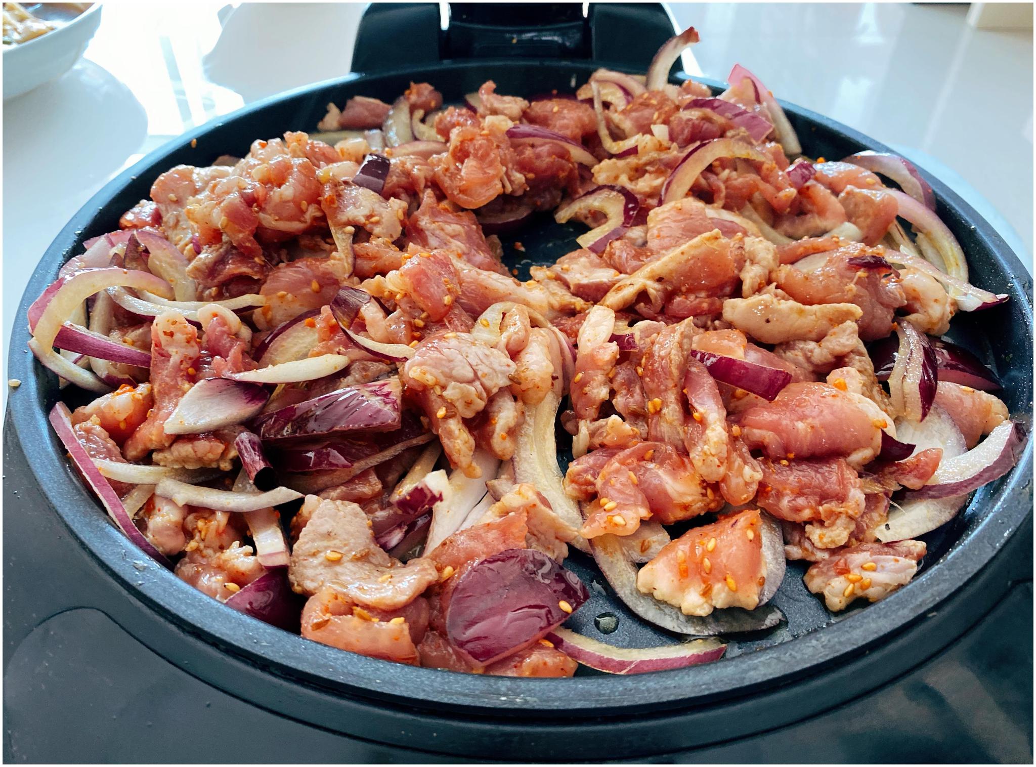 东北小哥教您在家自制特色大烤盘,品尝肉与菜的美味灵魂碰撞!