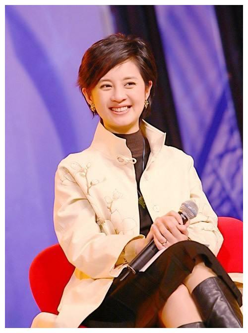 曾是央视才女的许戈辉,插足富豪婚姻后成功上位,51岁成人生赢家