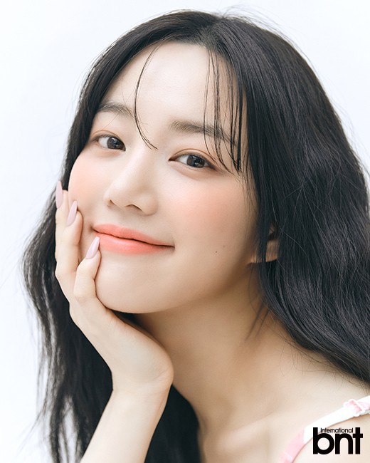 韩国女艺人李侑菲最新杂志写真曝光