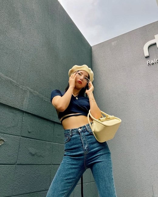 韩国女团mamamoo成员颂乐sns发照秀火爆身材