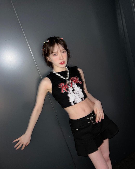 Red Velvet成员Wendy社交网站发照展可爱魅力