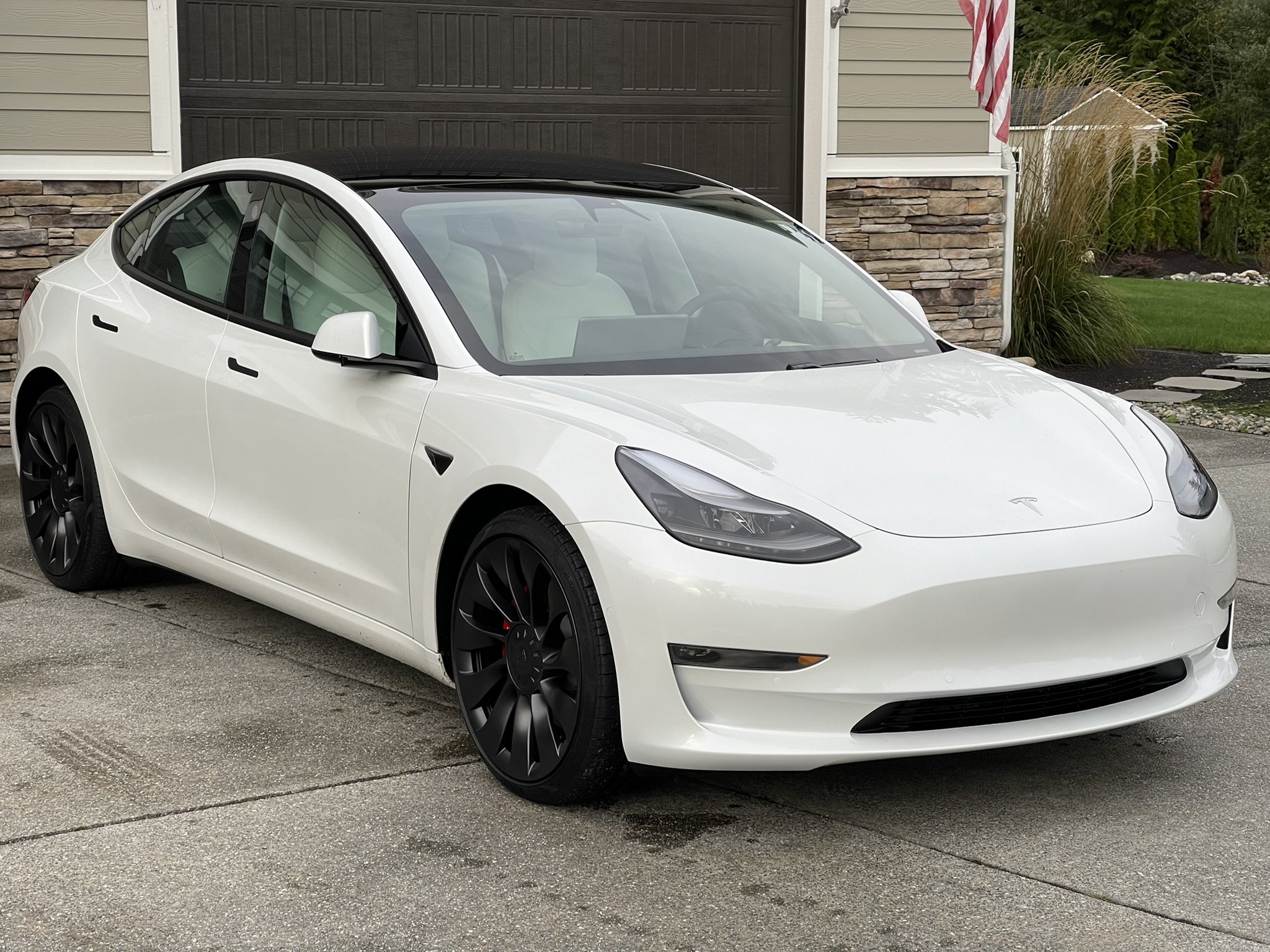 特斯拉fsd beta 10.2发布-新浪汽车