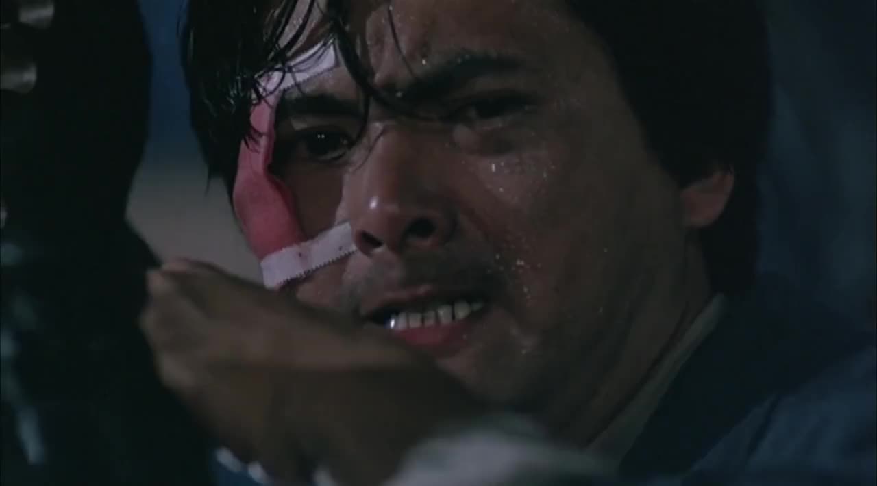 全片最虐的一段,小马哥被人一枪爆头,真是太惨了