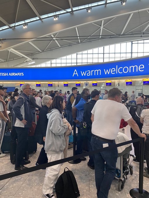 伦敦机场下令取消30个航班,希思罗机场“一片混乱”休闲区蓝鸢梦想 - Www.slyday.coM 伦敦机场下令取消30个航班,希思罗机场“一片混乱”休闲区蓝鸢梦想 - Www.slyday.coM