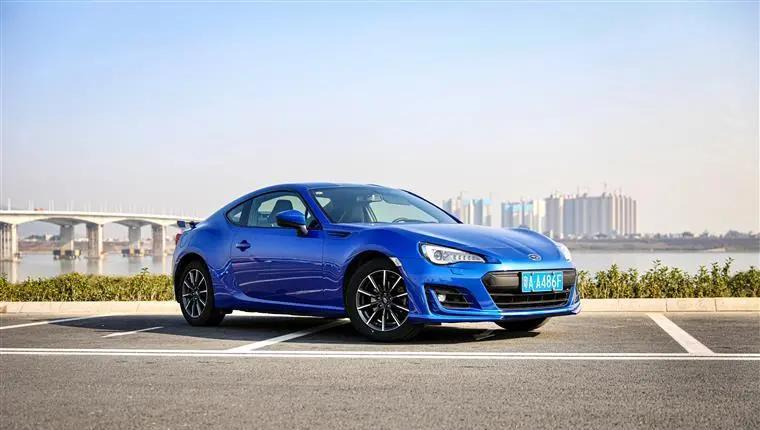 ae86的图腾被gt86传承了下来,但现在的丰田86骨子里可以说是台斯巴鲁