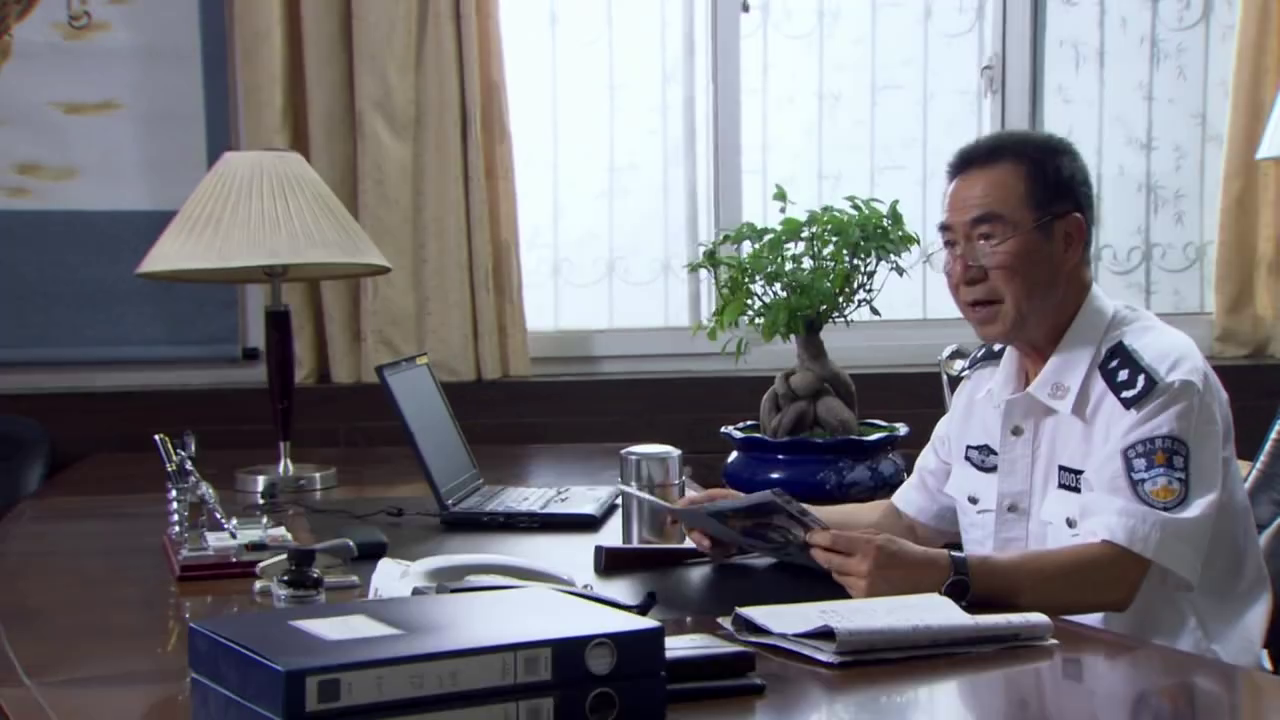 铁腕行动;警察告诉局长,造币团员要在安顺市,做模版交易
