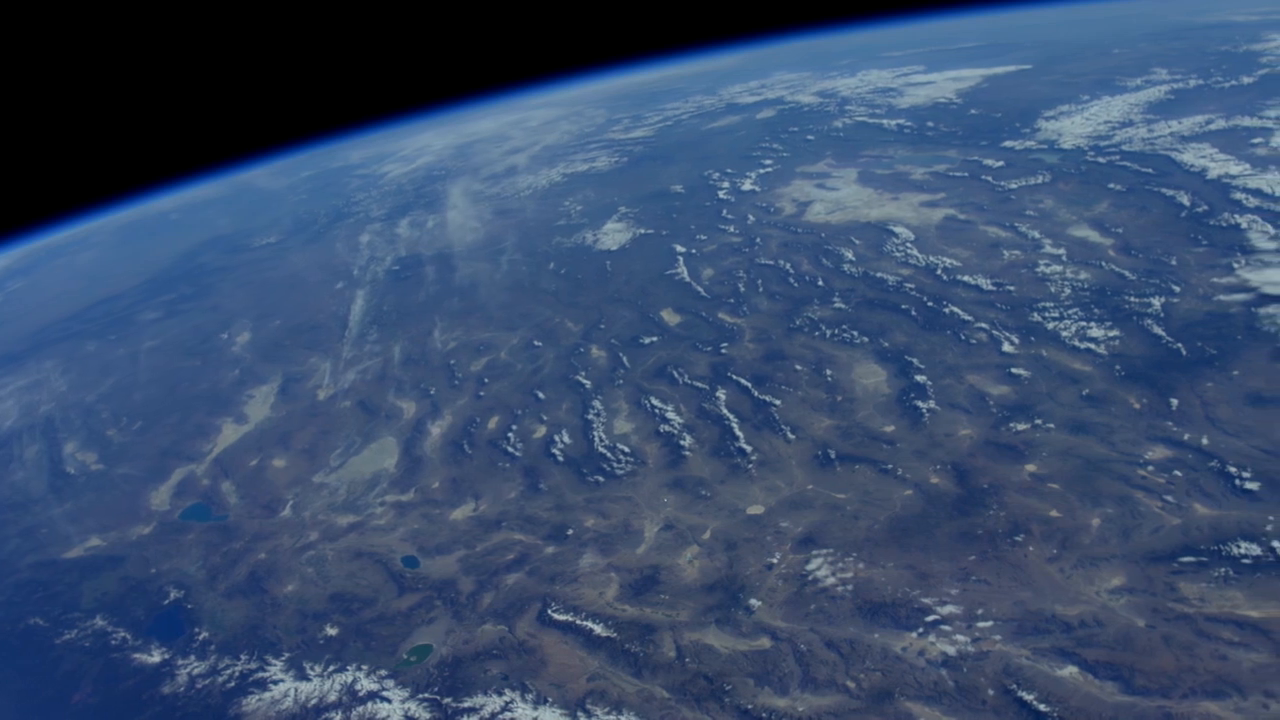 实拍宇航员从空间站俯瞰地球画面,太漂亮了吧!